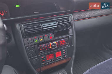 Седан Audi A6 1995 в 