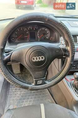 Седан Audi A6 2001 в 