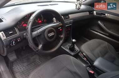Седан Audi A6 2001 в 