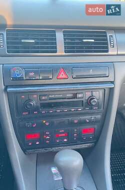 Седан Audi A6 2002 в 