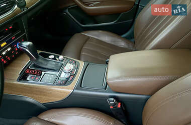 Седан Audi A6 2015 в 