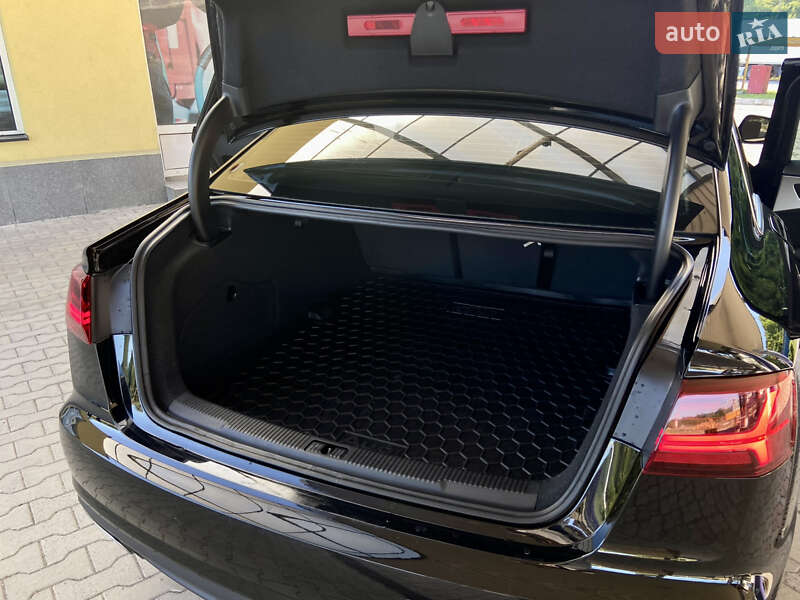 Седан Audi A6 2015 в Сваляве