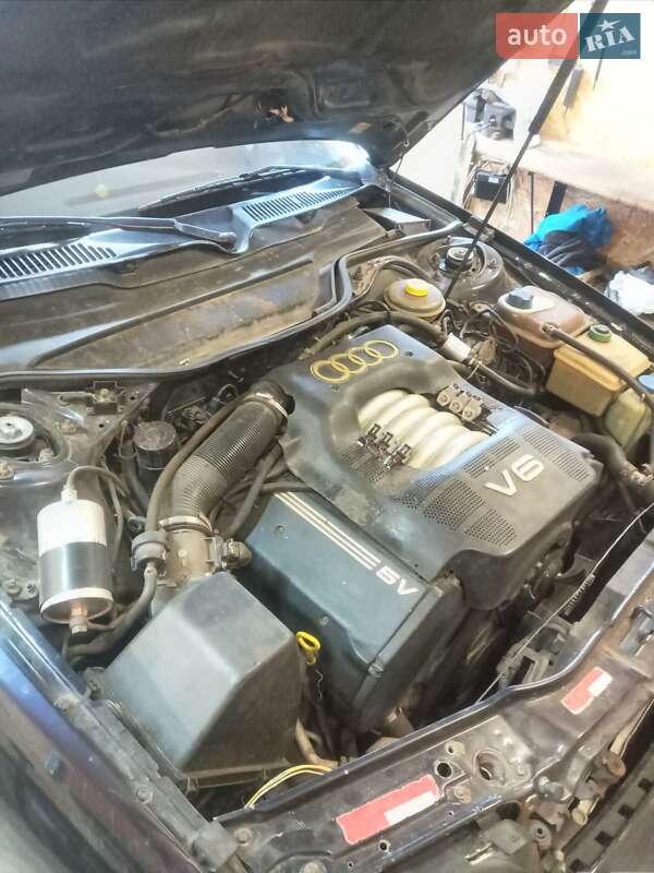 Седан Audi A6 1996 в Чернухах