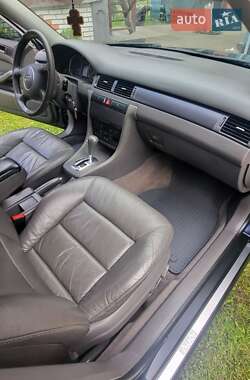 Седан Audi A6 2004 в 