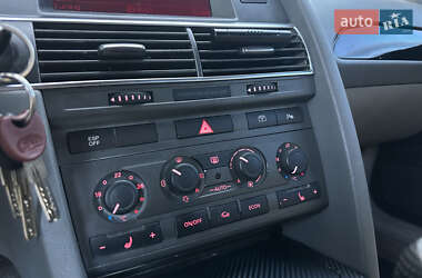 Седан Audi A6 2004 в 