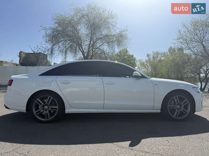 Седан Audi A6 2015 в Кременчуге