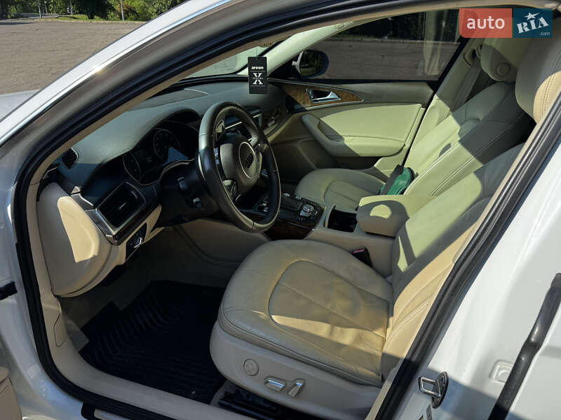 Седан Audi A6 2015 в Южноукраїнську