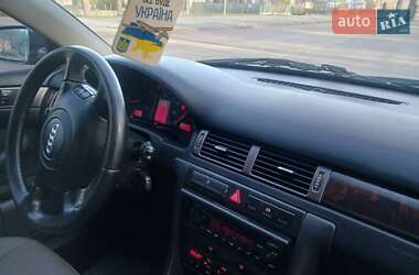 Седан Audi A6 2001 в 