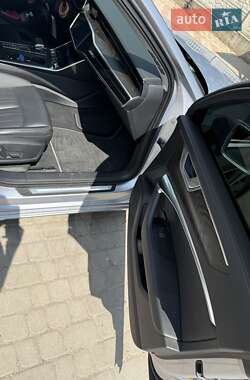 Седан Audi A6 2019 в 