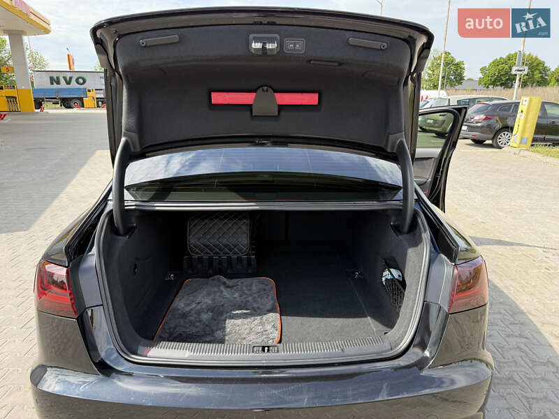 Седан Audi A6 2015 в Луцке