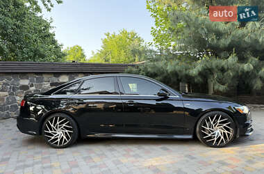 Седан Audi A6 2015 в 