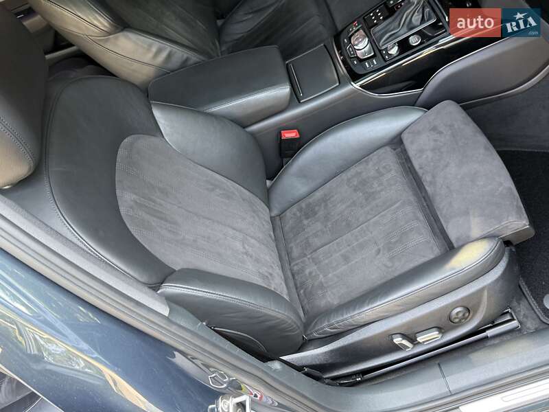 Седан Audi A6 2015 в Киеве
