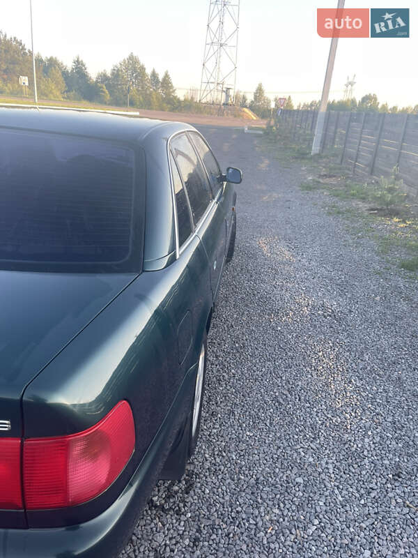 Седан Audi A6 1997 в Рокитном