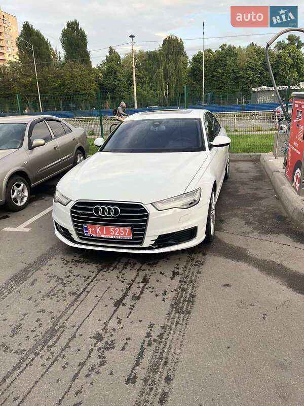 Седан Audi A6 2015 в 