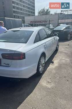 Седан Audi A6 2015 в 