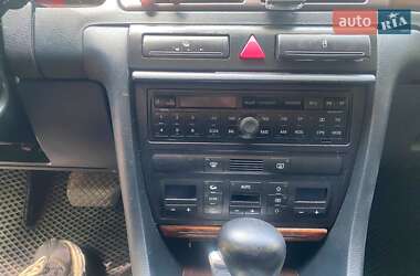 Седан Audi A6 1999 в 