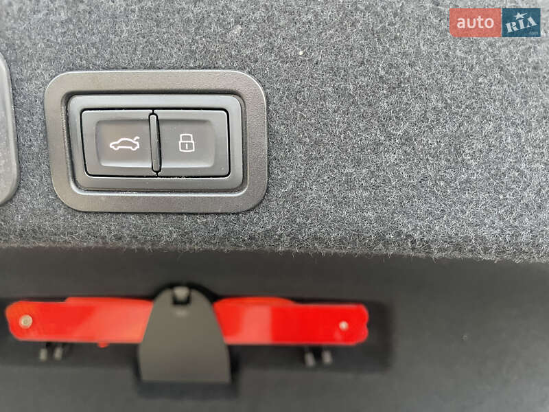 Седан Audi A6 2015 в Миргороде