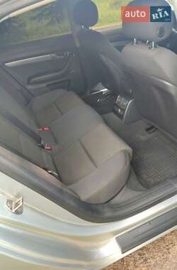 Седан Audi A6 2004 в 