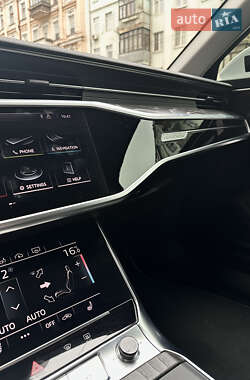 Седан Audi A6 2018 в 