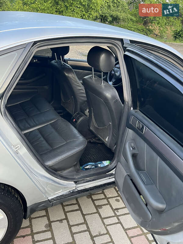 Седан Audi A6 2000 в Косове