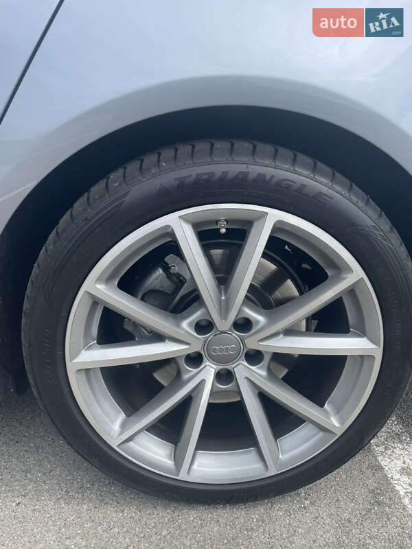 Седан Audi A6 2015 в Киеве