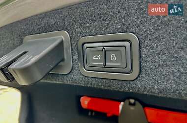 Седан Audi A6 2016 в 