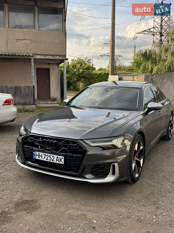 Седан Audi A6 2018 в 