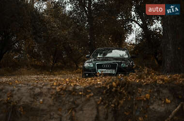 Седан Audi A6 2004 в 