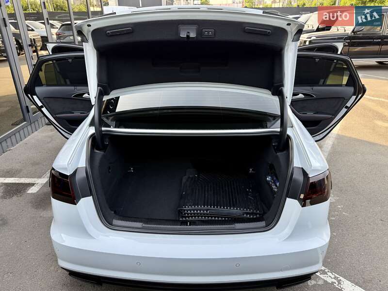 Седан Audi A6 2017 в Киеве