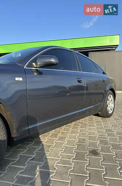 Седан Audi A6 2004 в 