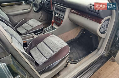Седан Audi A6 1994 в 