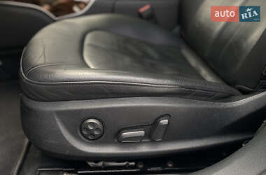 Седан Audi A6 2013 в 