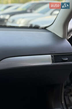 Седан Audi A6 2010 в 