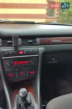 Седан Audi A6 2004 в 
