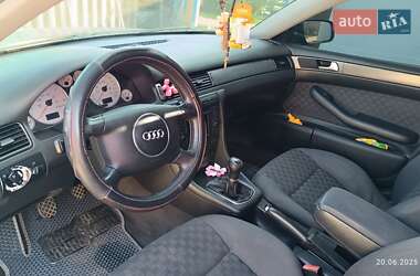 Седан Audi A6 2001 в 