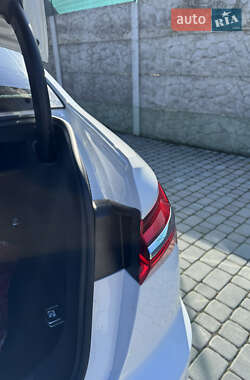 Седан Audi A6 2019 в 