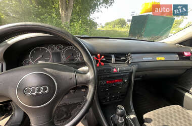 Седан Audi A6 2002 в 