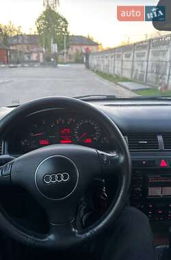 Универсал Audi A6 2000 в 