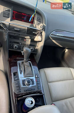 Седан Audi A6 2004 в 