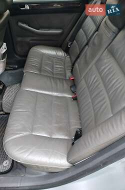Универсал Audi A6 1998 в 