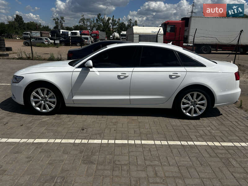 Седан Audi A6 2014 в 