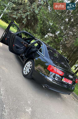 Седан Audi A6 2013 в 