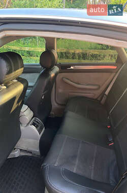 Седан Audi A6 2001 в 