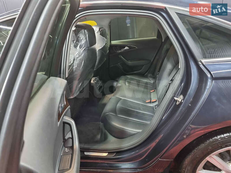 Седан Audi A6 2013 в Коростене