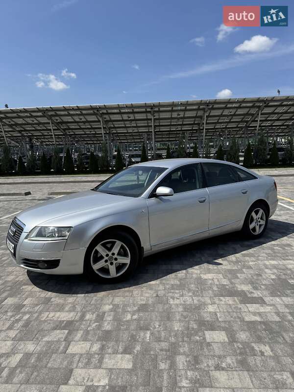 Седан Audi A6 2004 в 
