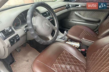 Седан Audi A6 2001 в 