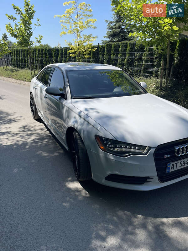 Седан Audi A6 2013 в Чернівцях