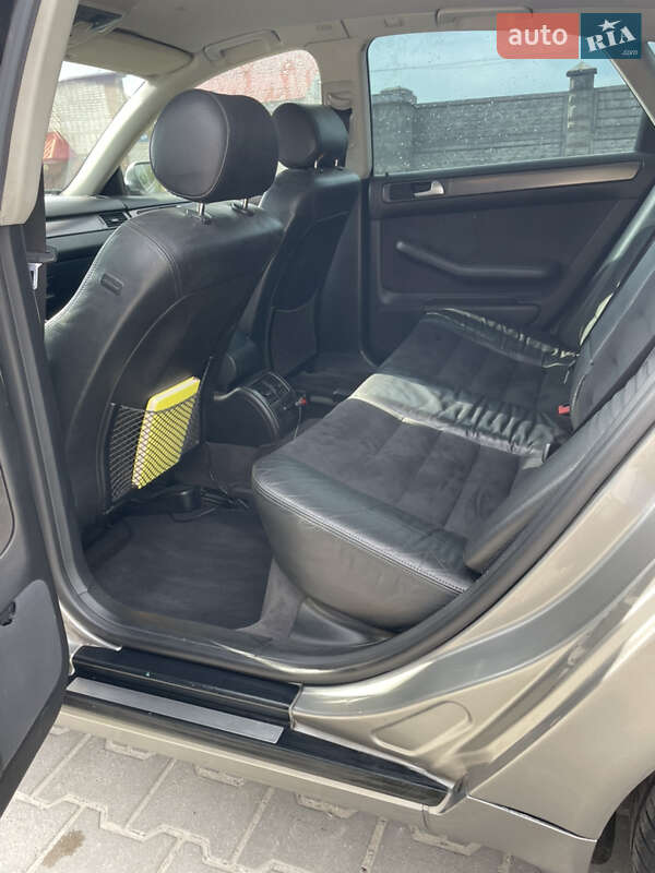 Седан Audi A6 2002 в Новояворовске