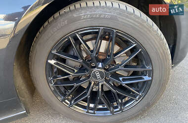 Седан Audi A6 2013 в 