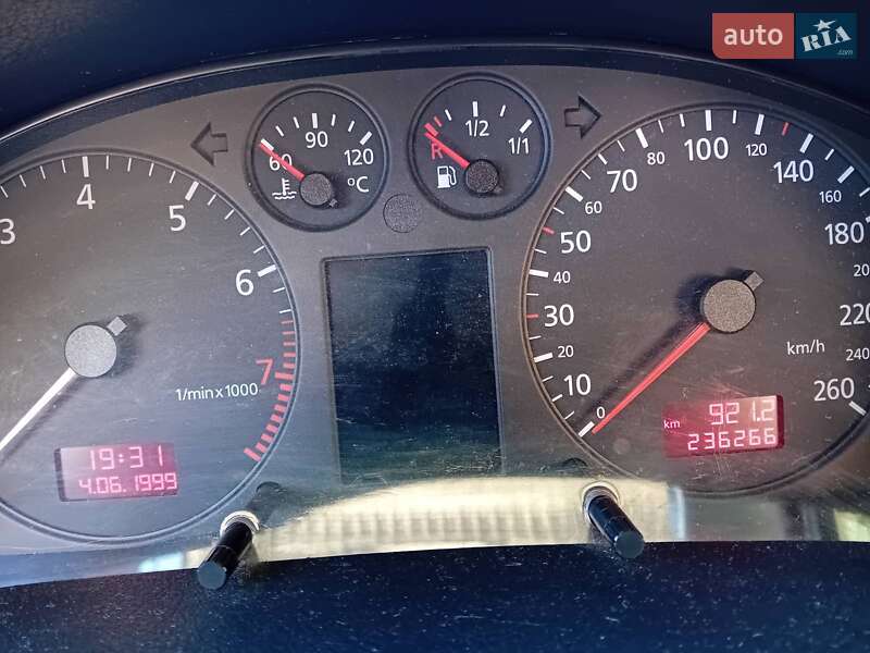 Седан Audi A6 2000 в Чернигове